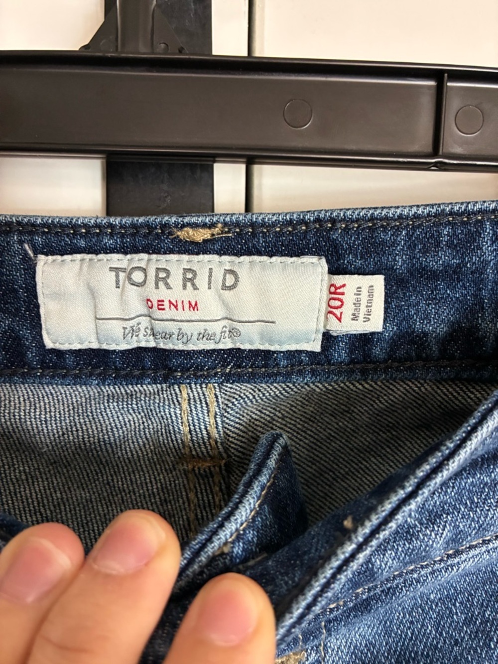 Torrid medium blue distressed button-fly Jeans Pockets Straight Leg size 20R - Picture 10 of 10